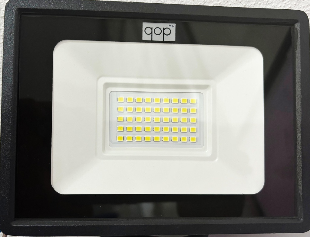QOP Q11-13 REFLECTOR LED 6500K 30 WATTS 